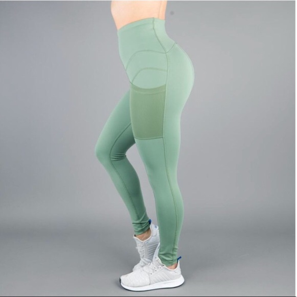 Buff bunny sage Athena leggings